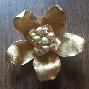 Vintage Kramer Gold Tone Flower Pin Brooch